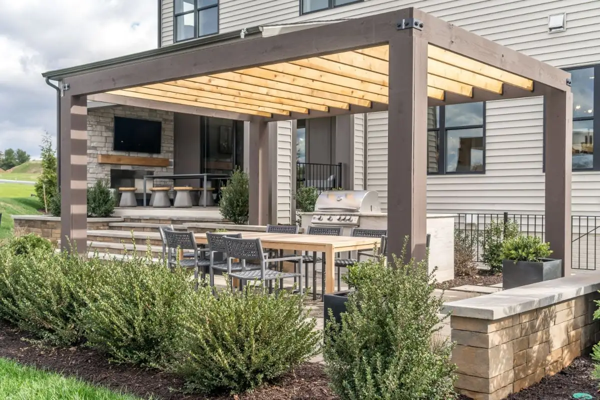 What Are the Different Types of Pergola Enclosure Installations?