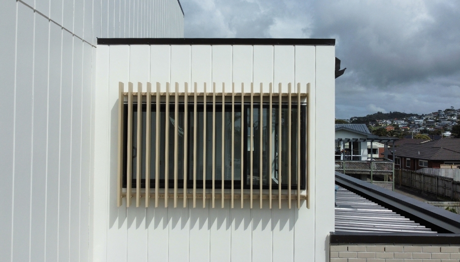 Bracket-Fixed Louvre Roof